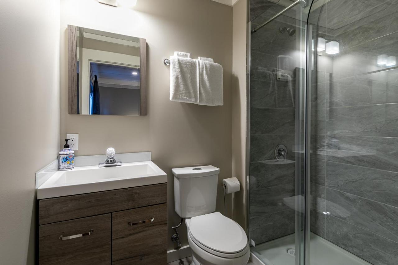 The Cache Hotel And Lodgings Golden Bagian luar foto