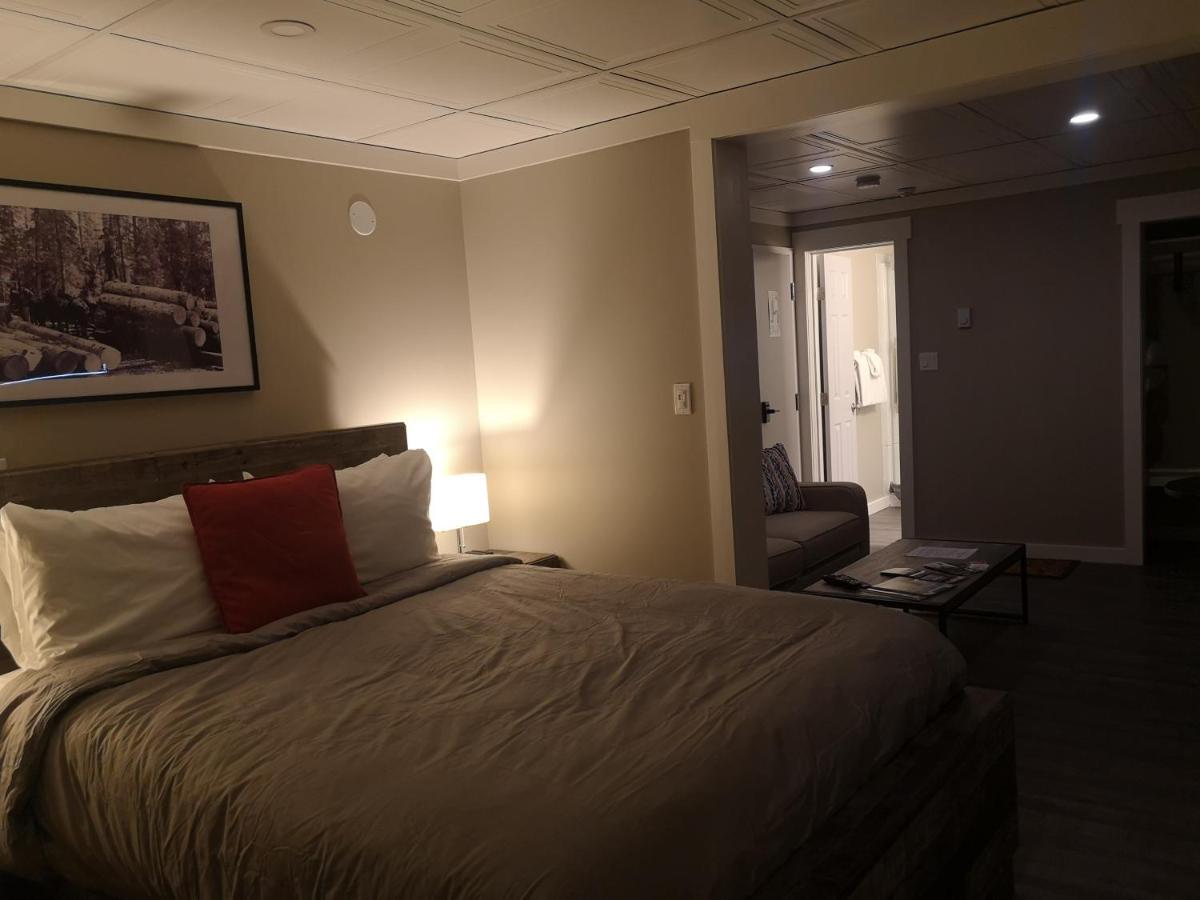 The Cache Hotel And Lodgings Golden Bagian luar foto