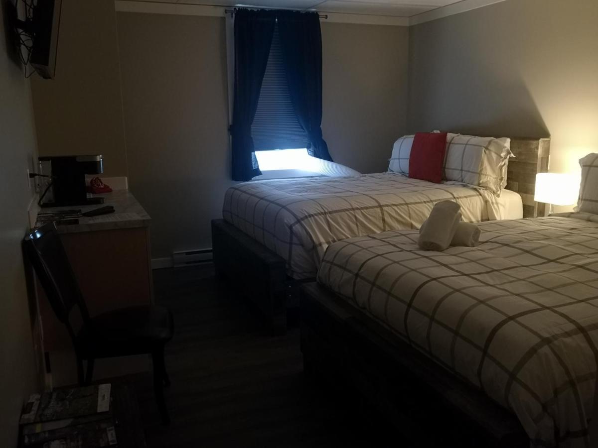 The Cache Hotel And Lodgings Golden Bagian luar foto